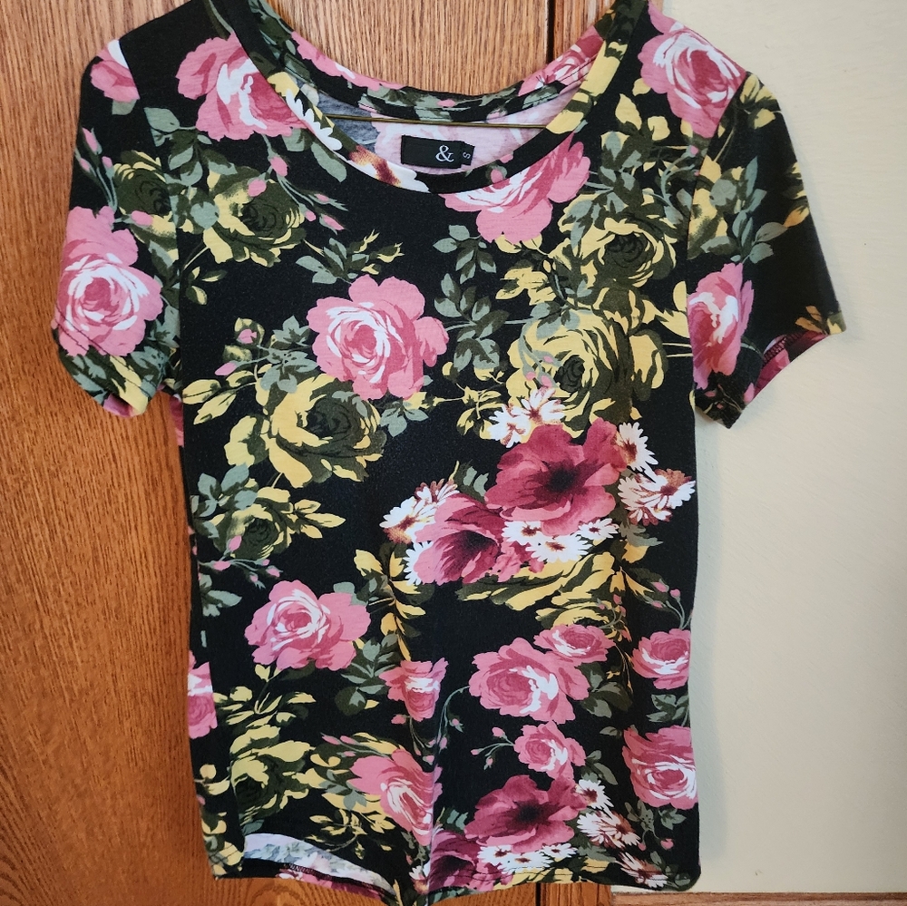 Women's floral tee